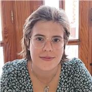 Imparto clases de español para extranjeros, de apoyo en todas las ramas de Humanidades y apoyo general para Primaria. Soy estudiante de Filosofía por la UNED y graduada en Fotografía